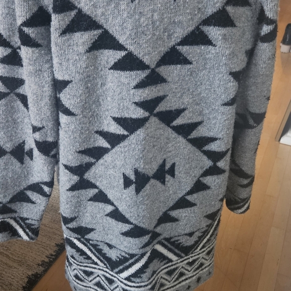 Frye Cardigan Grey Black Aztec Print Open Front Sweater Duster Pockets Sz L - Picture 8 of 8